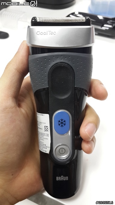 成熟男人第一步,百靈刮鬍刀CT6cc冰涼開箱