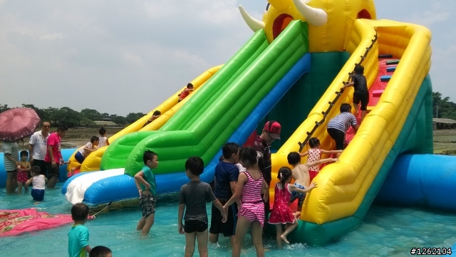 台南鴨莊(全台最大親子氣墊,大人小孩都喜歡)
