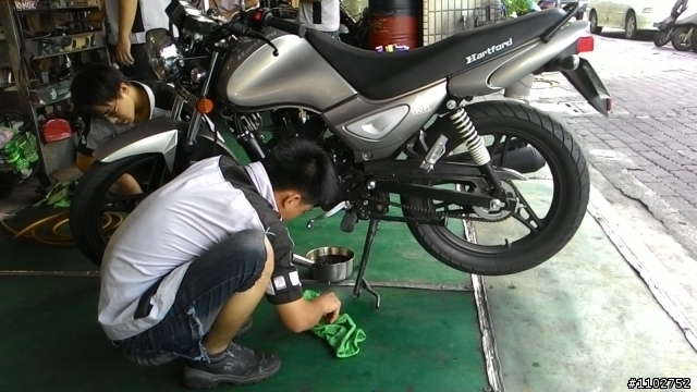 便宜的灰狼小開箱,懷念的檔車感覺(更新至2015.06.22,一公升油可以跑60多公里,請叫我省油一哥)