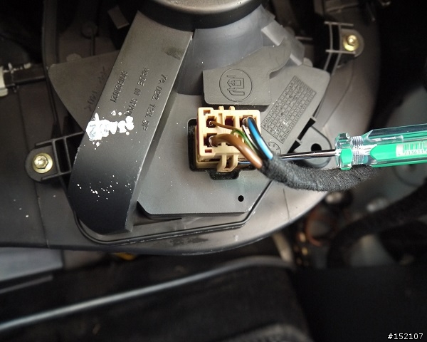 我的B55 Passat 2.0-------冷氣風箱清洗DIY