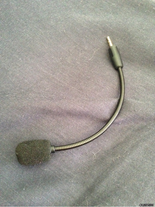 意外地獲得ASUS Cerberus耳機(簡單開箱)