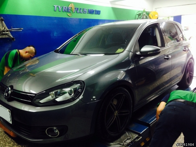 Golf 6 1.6 TDI 更換米其林 Pilot Sport 3 225/45/17