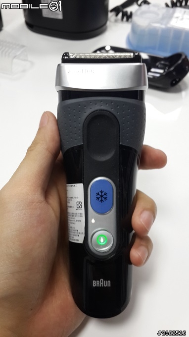 成熟男人第一步,百靈刮鬍刀CT6cc冰涼開箱