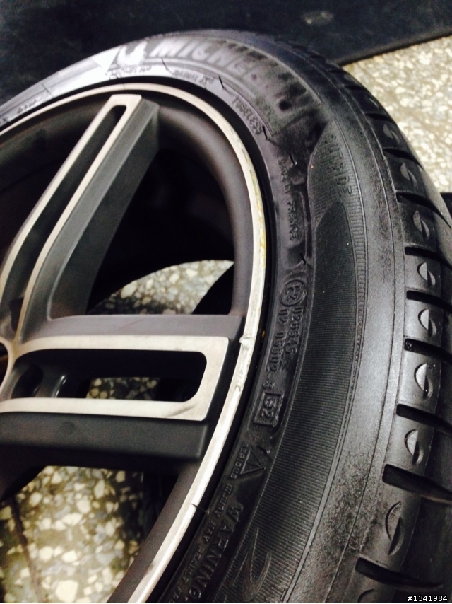 Golf 6 1.6 TDI 更換米其林 Pilot Sport 3 225/45/17
