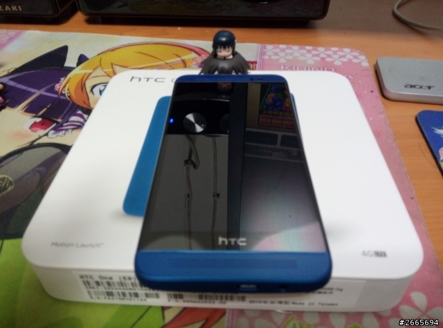 昨天路過HTC專賣店.以下省略....不專業藍色E8開箱..