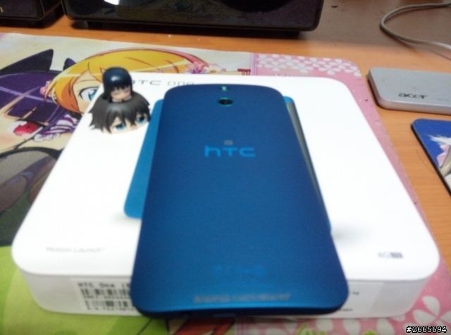 昨天路過HTC專賣店.以下省略....不專業藍色E8開箱..