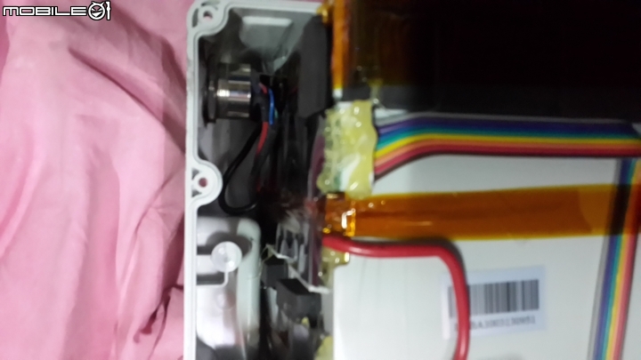 我的EM50~~小e電池接頭熔掉了~~