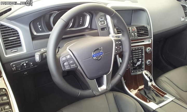 VOLVO 仲夏輕鬆遊---XC60汽油旗艦版試駕