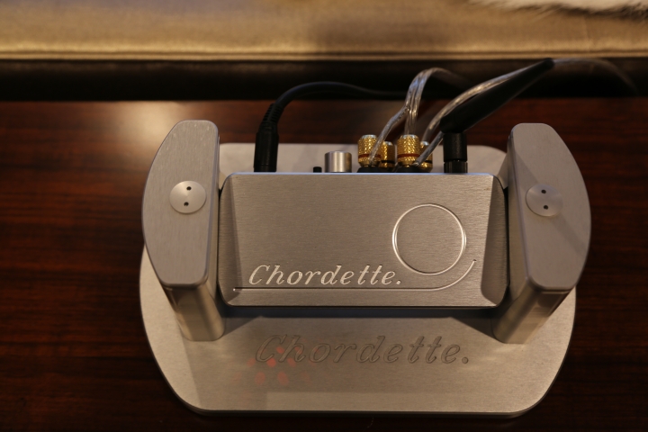 披著羊皮的狼 - CHORD Maxx USB+藍牙 Hi-Fi 二聲道擴大機