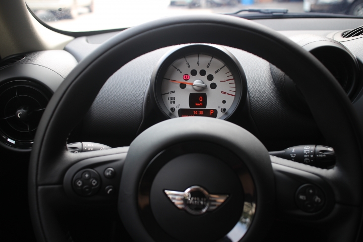 Mini Countryman Cooper True Blue 行李架開箱....