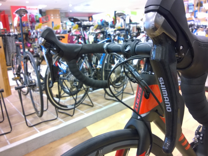 2015 Defy Adv Pro1 低調的紅寶石 開箱分享