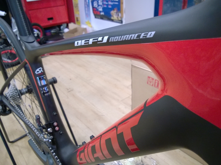 2015 Defy Adv Pro1 低調的紅寶石 開箱分享