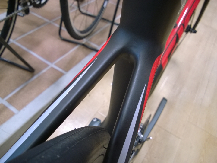 2015 Defy Adv Pro1 低調的紅寶石 開箱分享