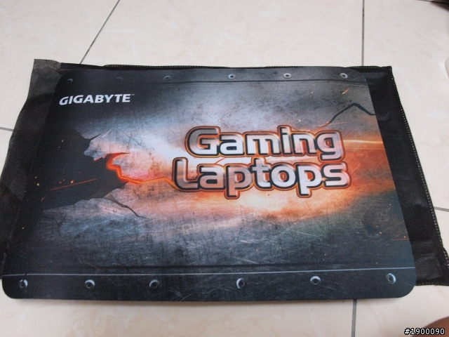 "開箱文" GIGABYTE 技嘉 P15F v2 (2014台北電腦應用展)