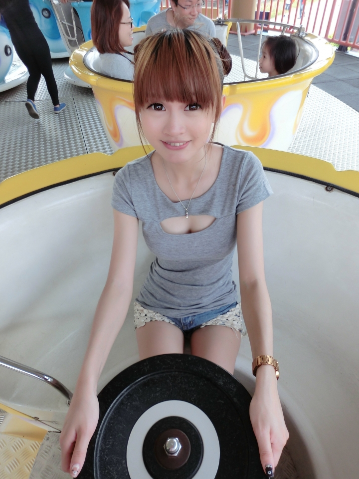 跪求高手幫忙小妹ps照片XD
