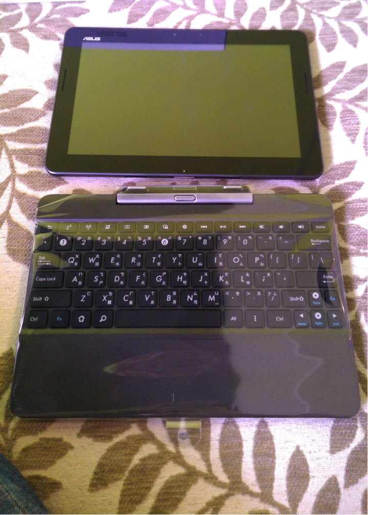 應該是筆電的asus-Transformer pad tf303CL平板開箱,超值