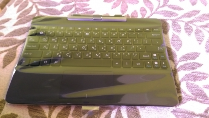 應該是筆電的asus-Transformer pad tf303CL平板開箱,超值