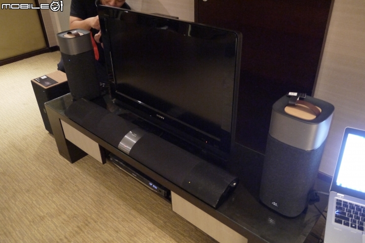 隨音樂起伏 PHILIPS 環繞劇院 Fidelio E5 體驗分享高品味的音質