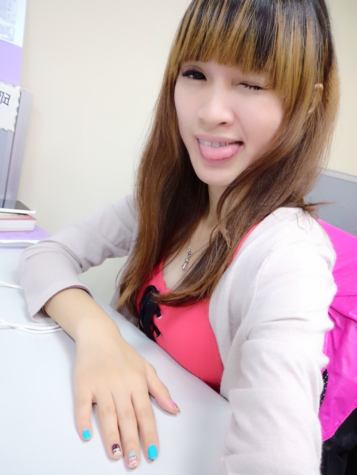 跪求高手幫忙小妹ps照片XD