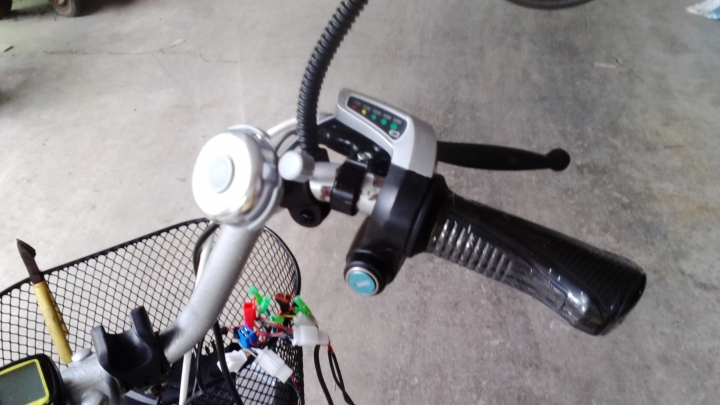 摺疊親子車==進化==>電動親子車