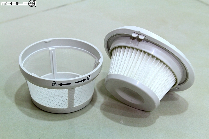【開箱】第一台手持式吸塵器-Philips FC6132