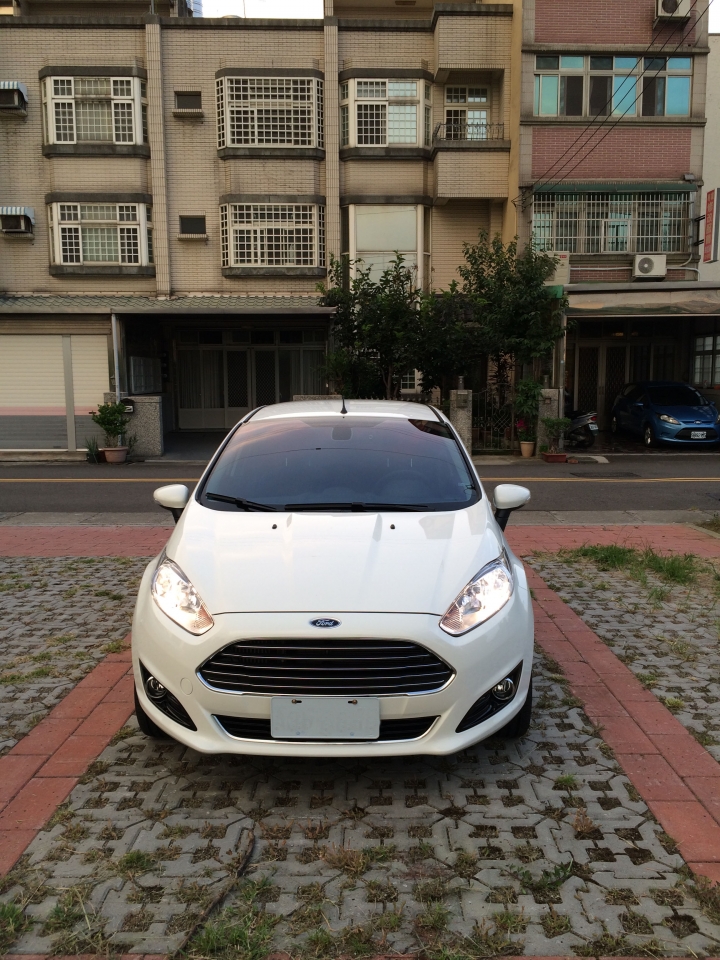 fiesta 1.0t 小白肥 草莓開箱文(長期更新不關箱分享文)