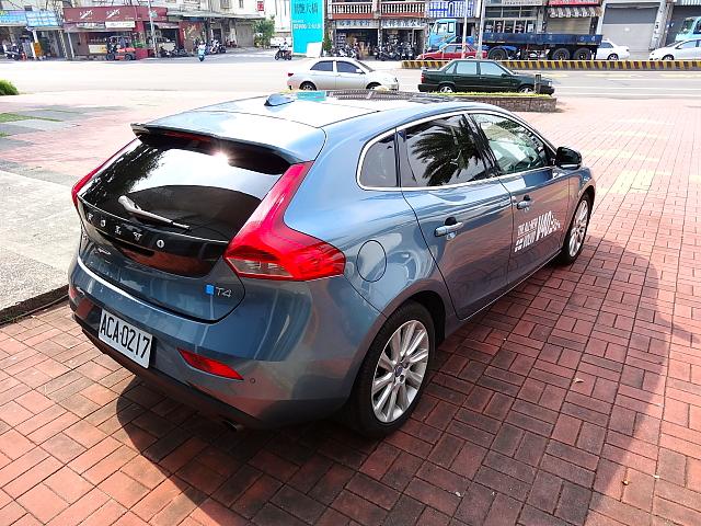 《VOLVO仲夏輕鬆遊》試駕體驗 VOLVO v40 旗艦版