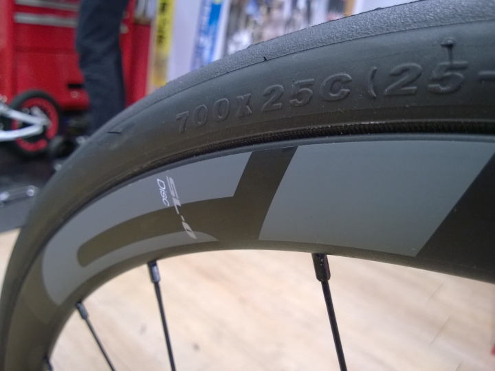 2015 Defy Adv Pro1 低調的紅寶石 開箱分享