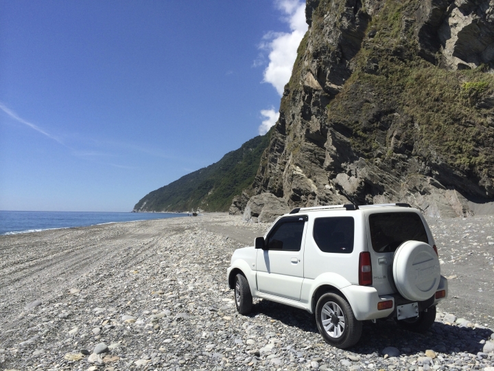 依舊經典小吉普 SUZUKI JIMNY 海蝕洞 開箱