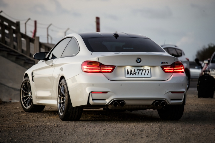 FUN CAR F82 BMW M4 開箱文 之 “ 鏽” “修” “羞"