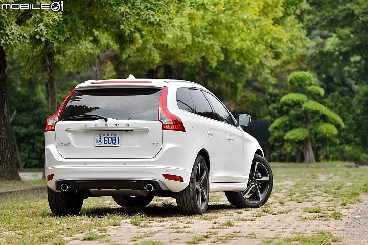 展現運動休旅特質 Volvo XC60 T5 R-Design 2014