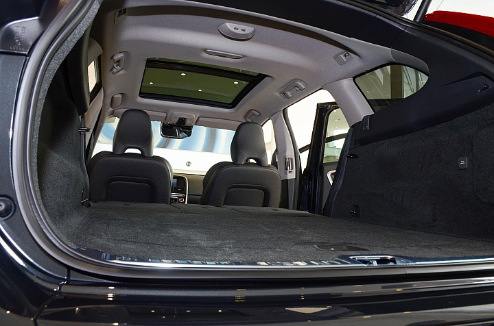 《VOLVO仲夏輕鬆遊》試駕XC60 T5 ,好設計是生活的一部份!