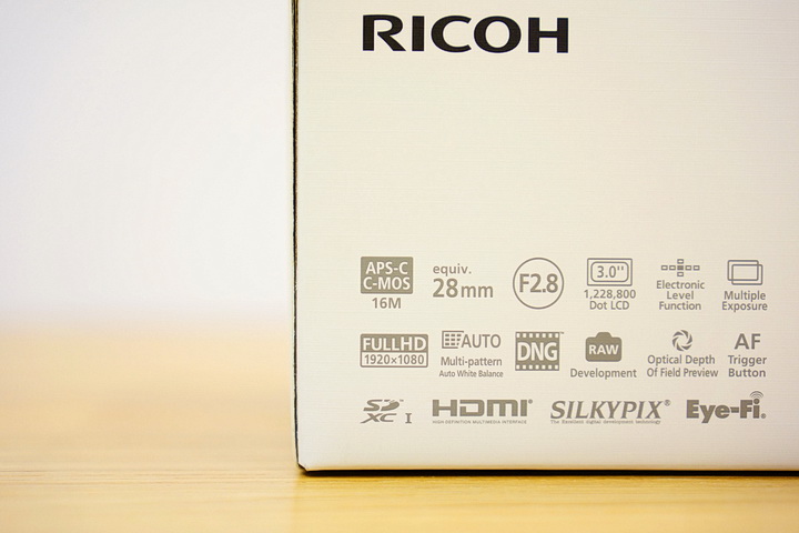 【史上最完整】RICOH GR LE 限量版 + 配件(GS-3/GC-5/GH-3) + 周邊(GV-1/GW-3/GS-2) 全套開箱