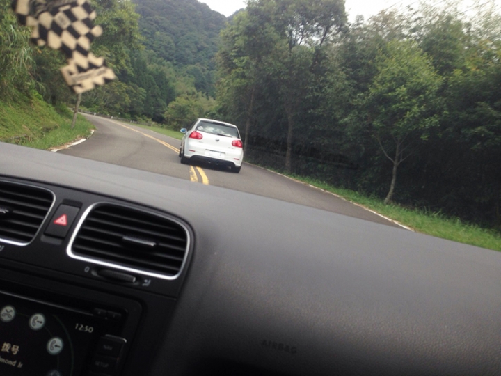 東眼山激烈駕駛-Pilot Sport 3輪胎 行駛8000公里心得(Golf 6 1.6 TDI)