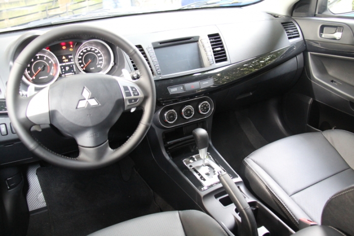 Mitsubishi 2015年Lancer Sportback、 Pajero...新車發表會