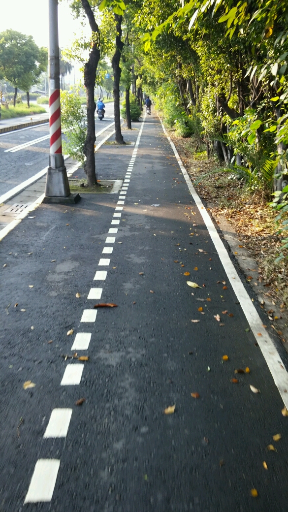 熱愛單車的死宅冒險part.2(高雄--最南端)