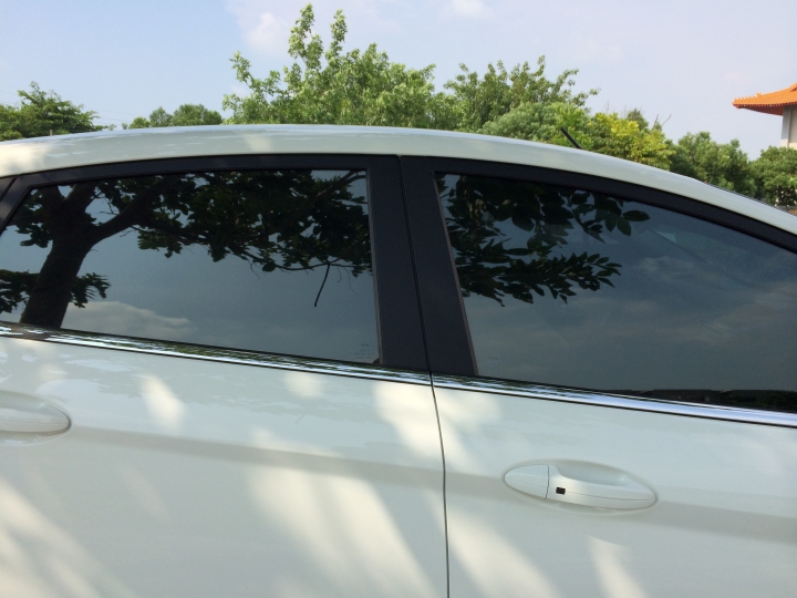 fiesta 1.0t 小白肥 草莓開箱文(長期更新不關箱分享文)