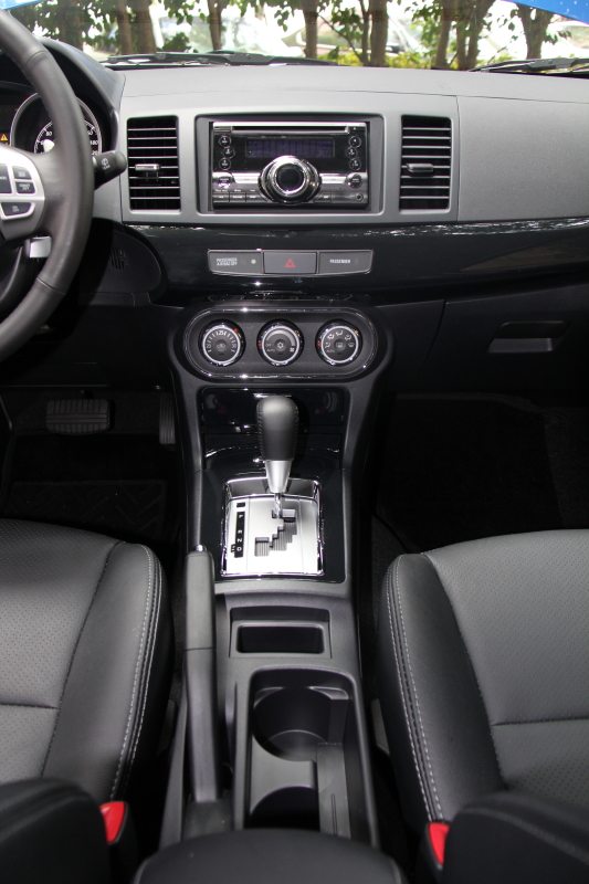 Mitsubishi 2015年Lancer Sportback、 Pajero...新車發表會