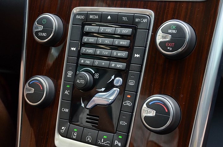 《VOLVO仲夏輕鬆遊》試駕XC60 T5 ,好設計是生活的一部份!
