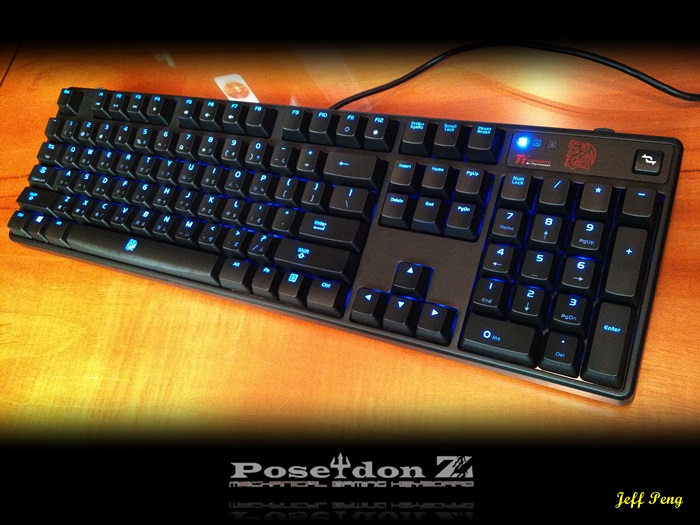 《簡易開箱文》Tt eSPORTS POSEIDON Z 波賽頓機械式鍵盤 (凱華青軸)