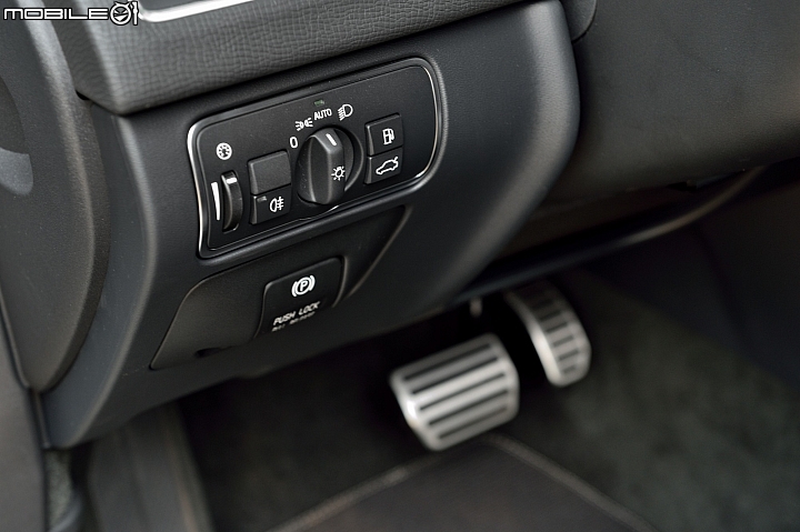 展現運動休旅特質 Volvo XC60 T5 R-Design 2014