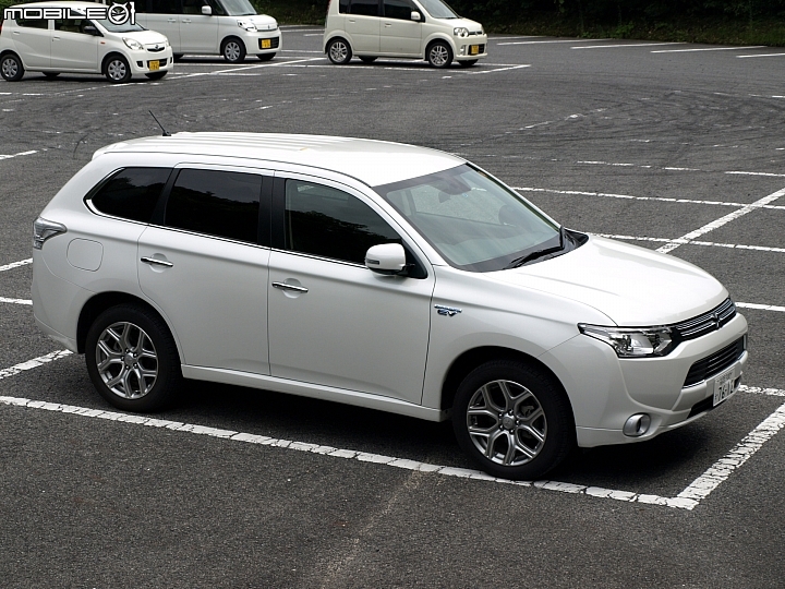 2014日本MITSUBISHI Outlander PHEV試車報告