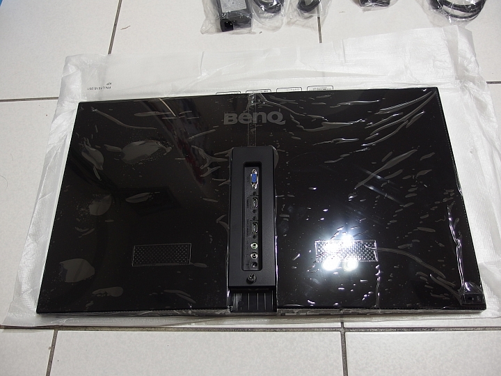 BenQ EW2740l 27吋電腦螢幕微笑開箱^^~~~~~