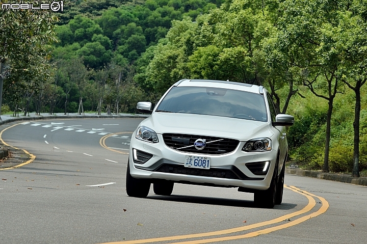 展現運動休旅特質 Volvo XC60 T5 R-Design 2014