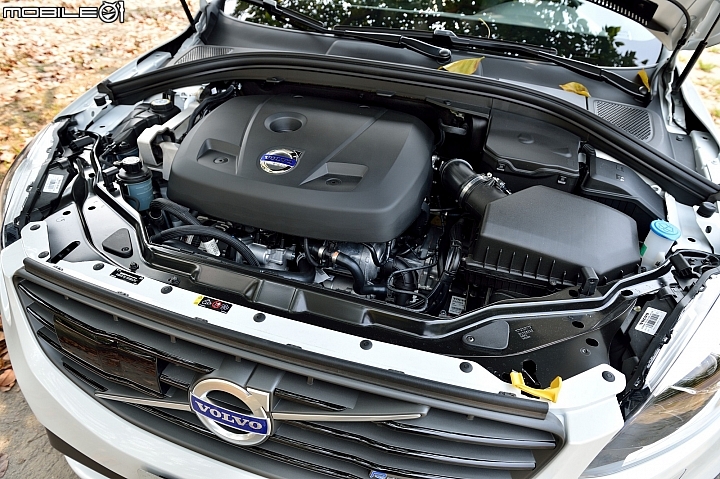 展現運動休旅特質 Volvo XC60 T5 R-Design 2014