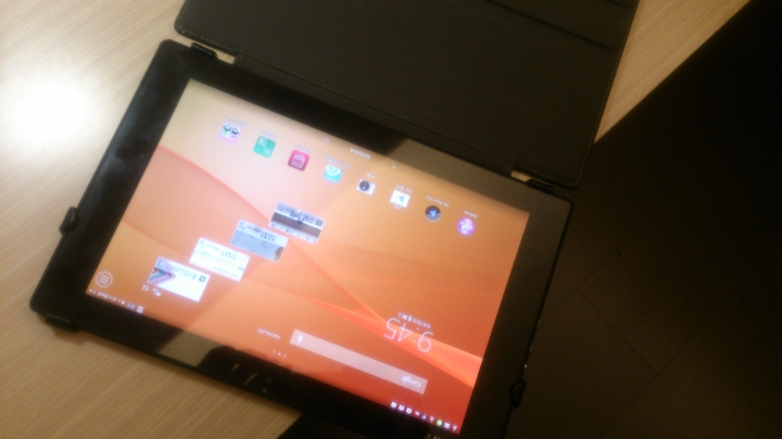 來分享你的Xperia z2 Tablet 的皮套吧~附iBuffalo BSHSBE23 耳機開箱