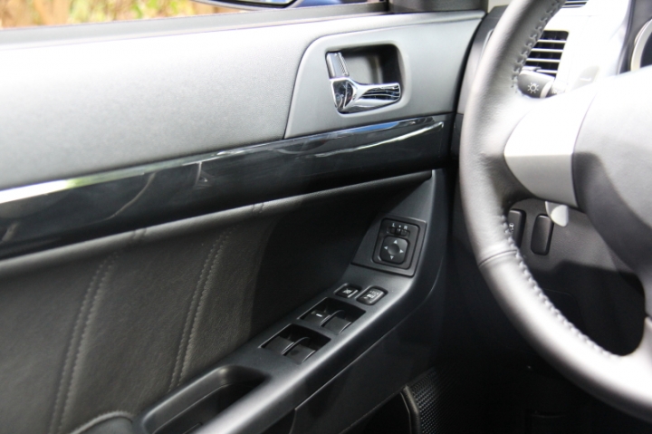 Mitsubishi 2015年Lancer Sportback、 Pajero...新車發表會