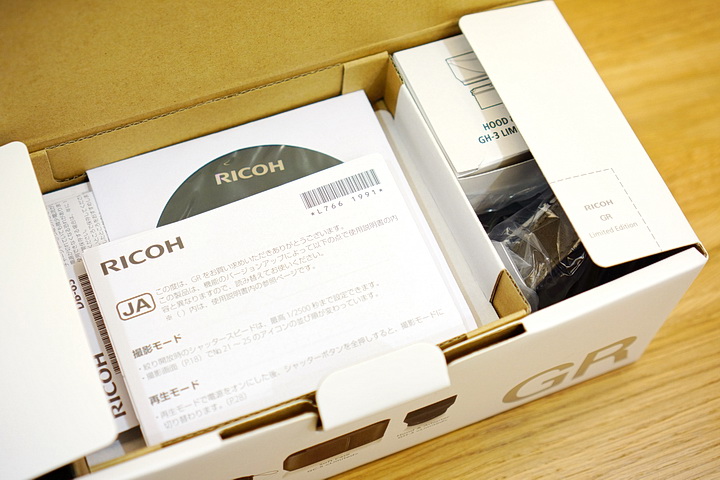 【史上最完整】RICOH GR LE 限量版 + 配件(GS-3/GC-5/GH-3) + 周邊(GV-1/GW-3/GS-2) 全套開箱
