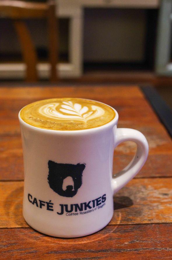 Cafe Junkies-廢舊品與咖啡成癮者
