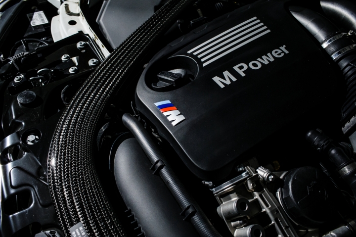 FUN CAR F82 BMW M4 開箱文 之 “ 鏽” “修” “羞"